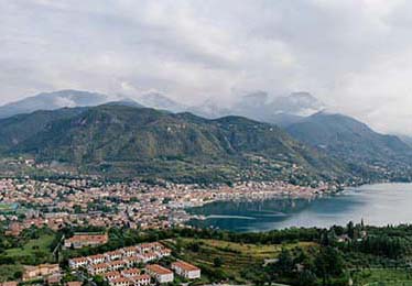 詹姆斯对阵勇士旧将普尔，普尔三分不中后詹皇摇头